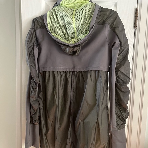 Lululemon wind jacket - Picture 3 of 4